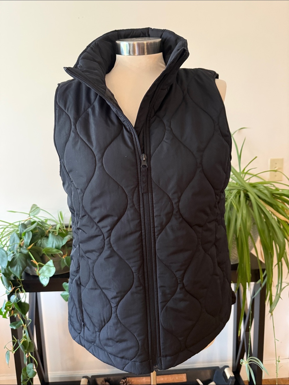 Lands’ End Black FeatherFree Quilted Insulated Vest